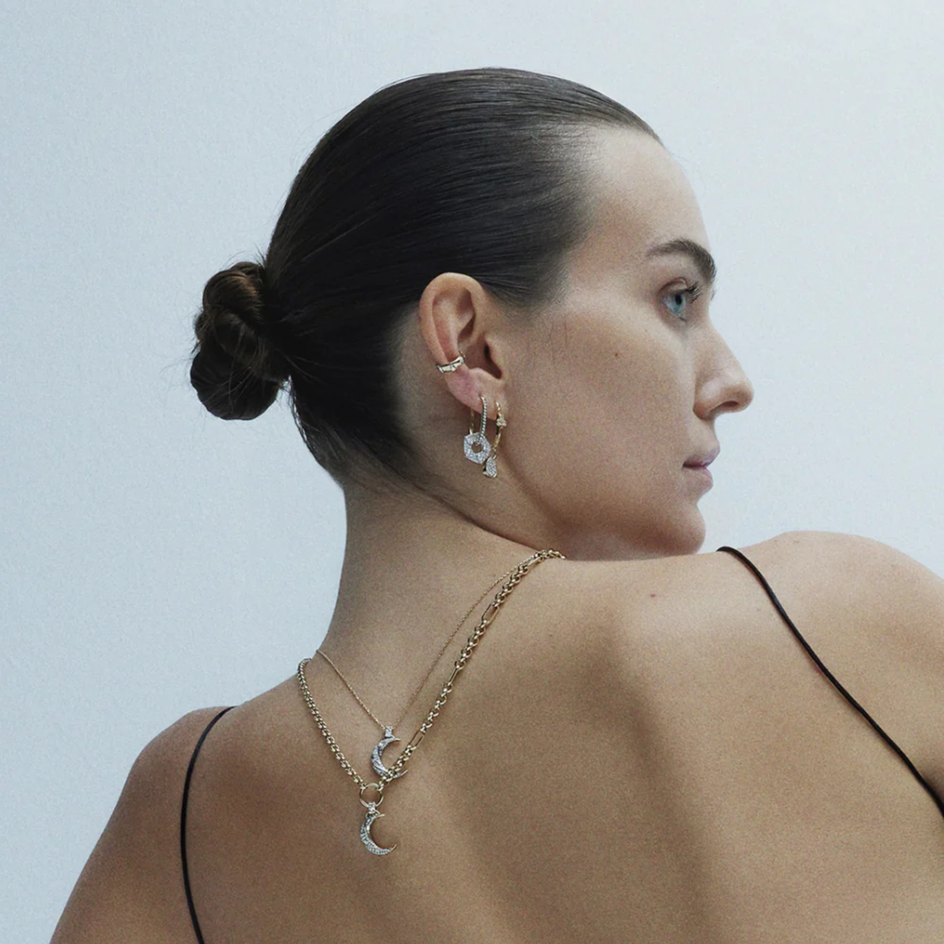 Small Mahuka Pave Diamod Halka Küpe resmi