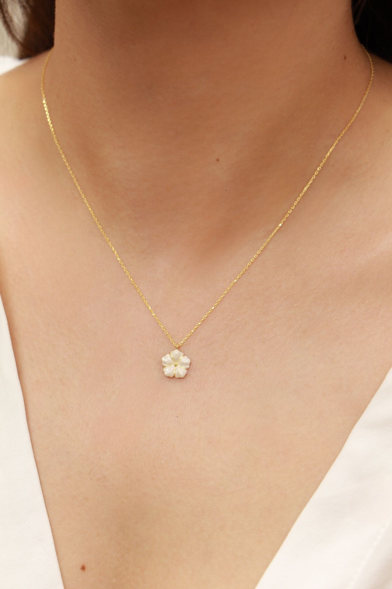 Bavella Mini Beyaz Kolye resmi