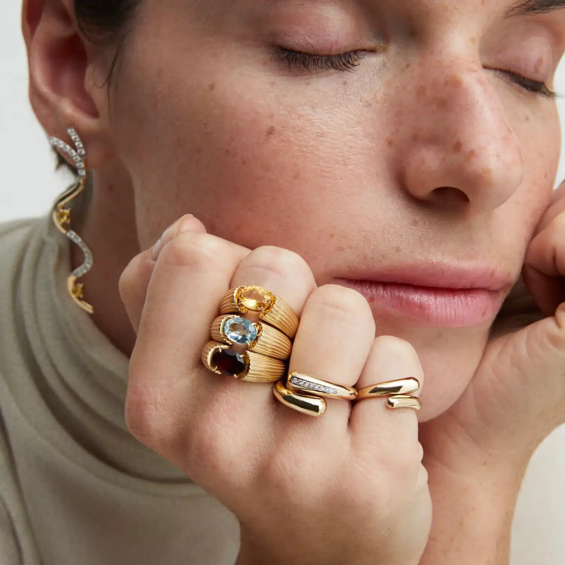 Mavi Topaz Heirloom Yüzük resmi