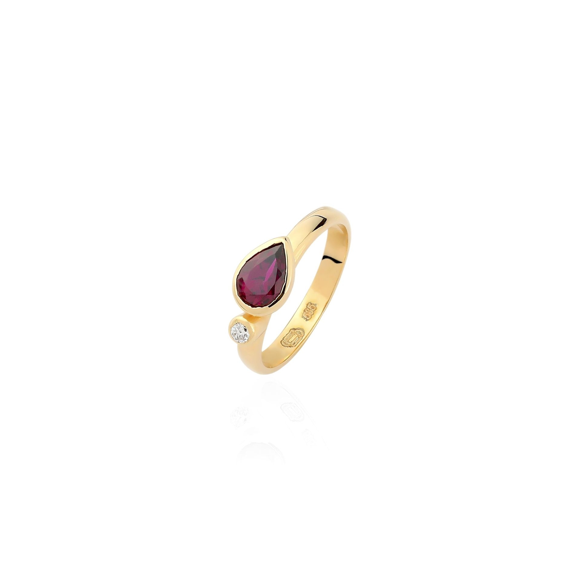 Rhodolite Pear Gleam Yüzük resmi