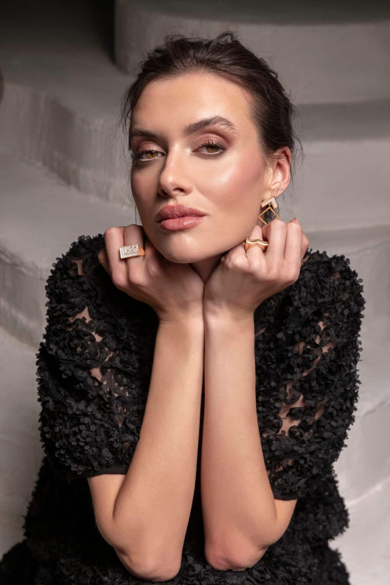 Diamond Monumental Grace resmi