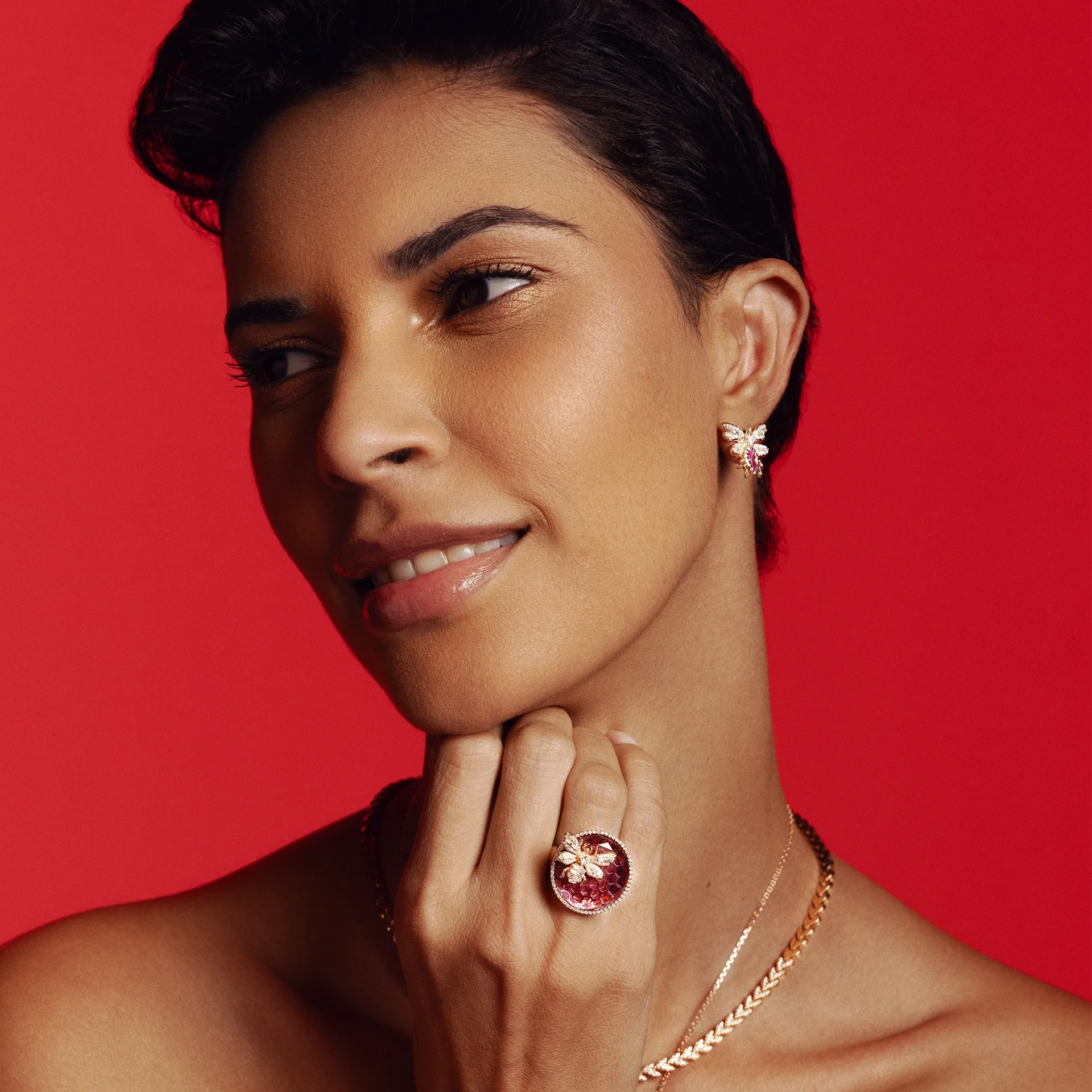 Queen Bee Bon Bon Pembe Safir Küpe resmi