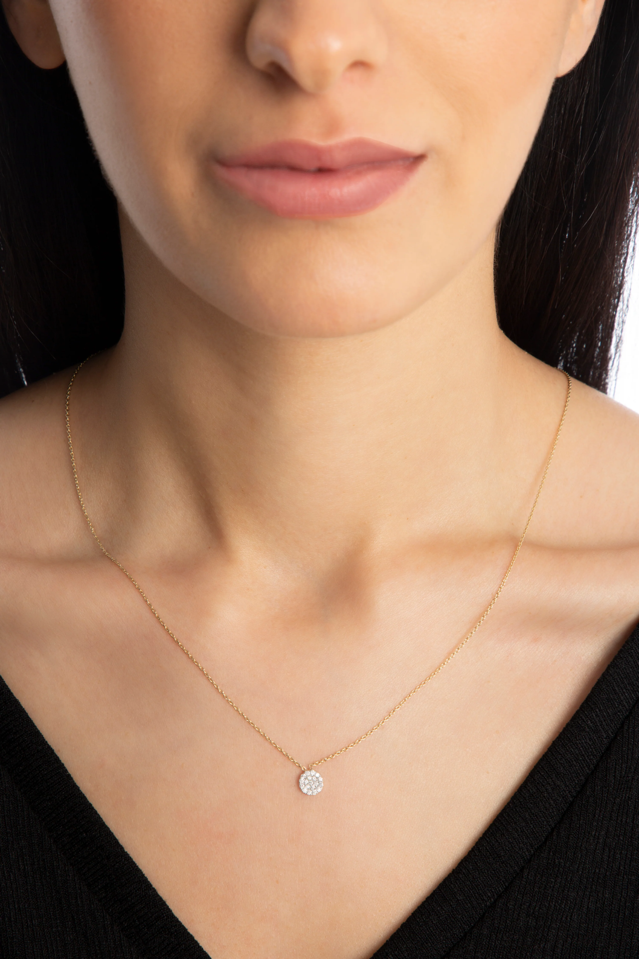 Pave Round Diamond Altın Kolye resmi
